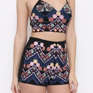 🍭Vintage boho style Darah Dahl black embroidered shorts size small